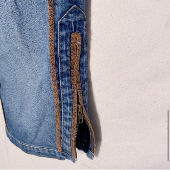 Vintage Request Relaxed Fit Cropped Capri Jeans With Brown Stitching 9 - Picture 9 of 13
